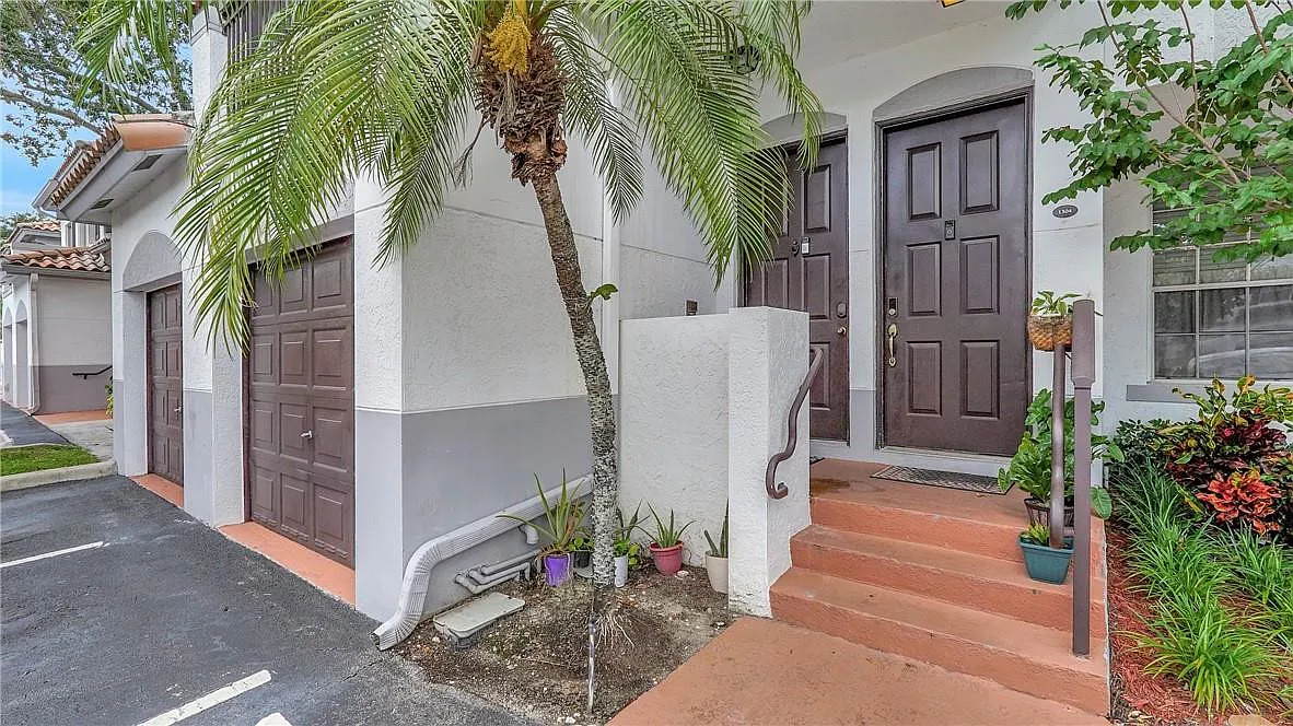 3 bed, 3.0 bath, 1409 sqft, $2,850 — Photo 4