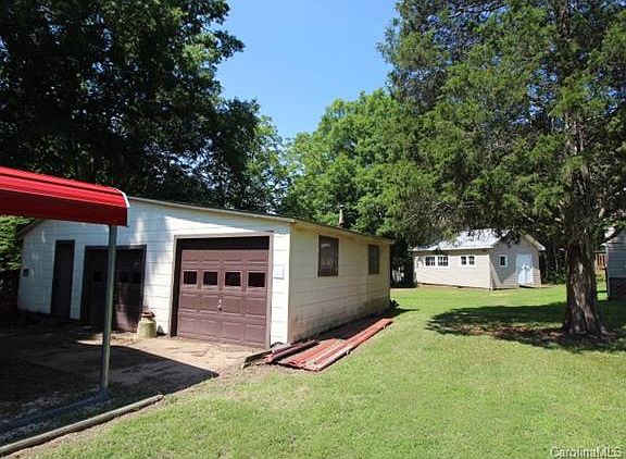 5th image of 203 Balfour Dr