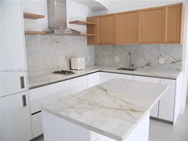 1345 Hollywood Blvd — Photo 11