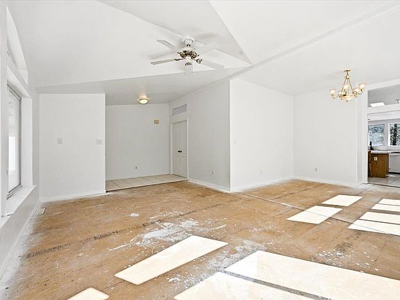3rd image of 18060 Dog Bar Rd