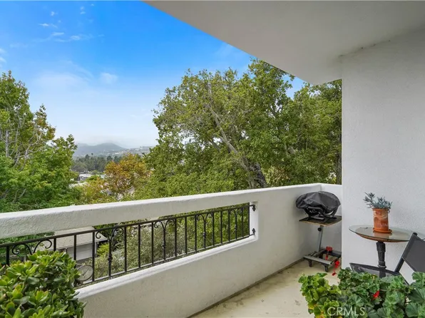 860 Haverford Ave Unit 202, Pacific Palisades, CA 90272