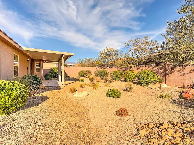 986 Camel Springs Dr — Photo 5