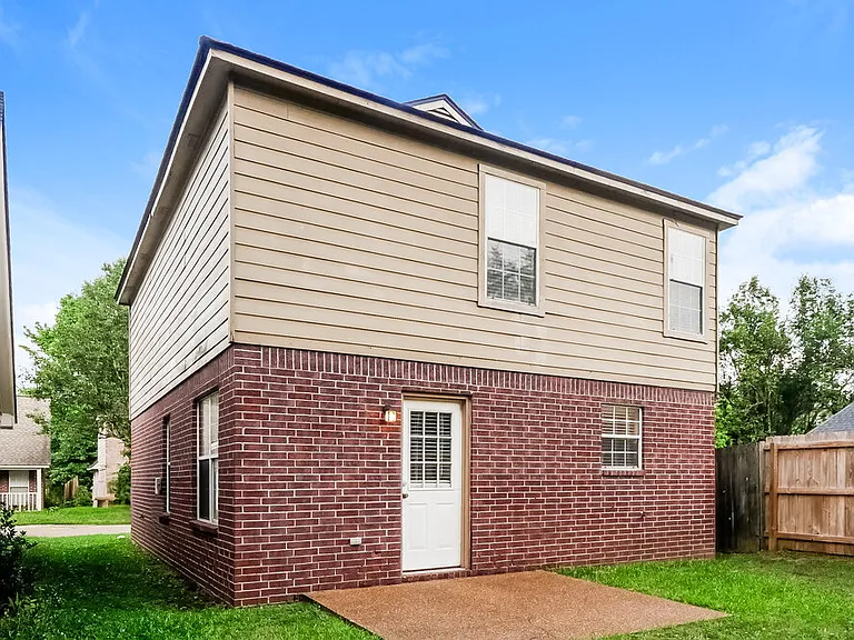 1209 Calebs Ridge Dr — Photo 16