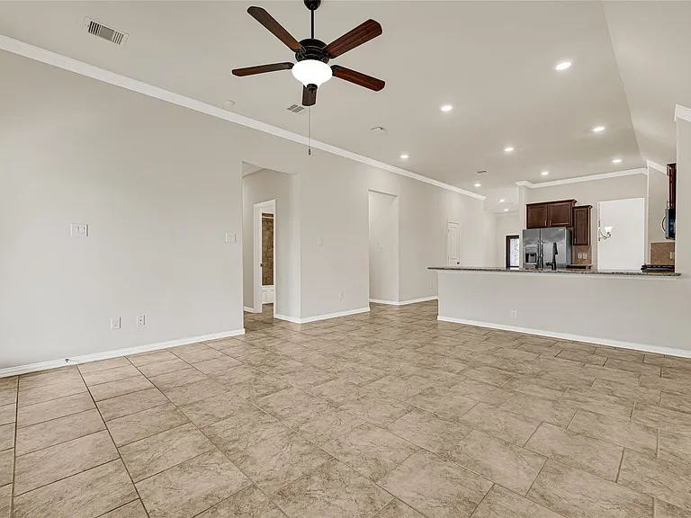 2414 Willow Fall Ln — Photo 9