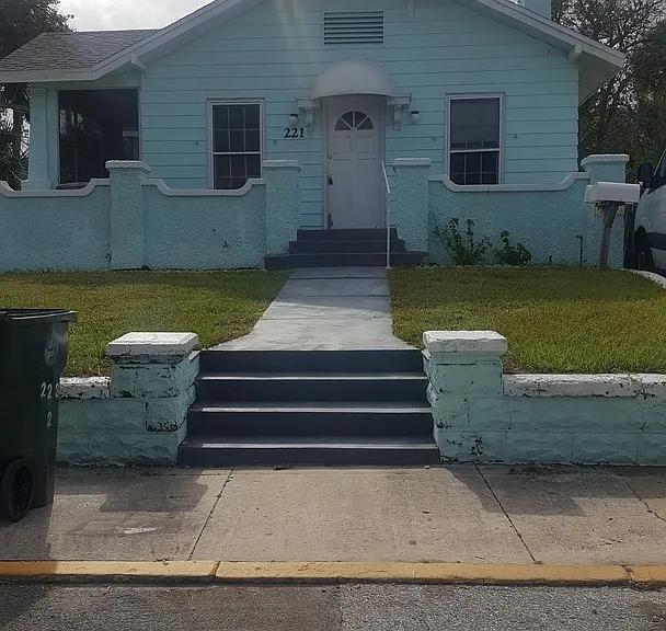 223-A1 N Hollywood Ave — Photo 1