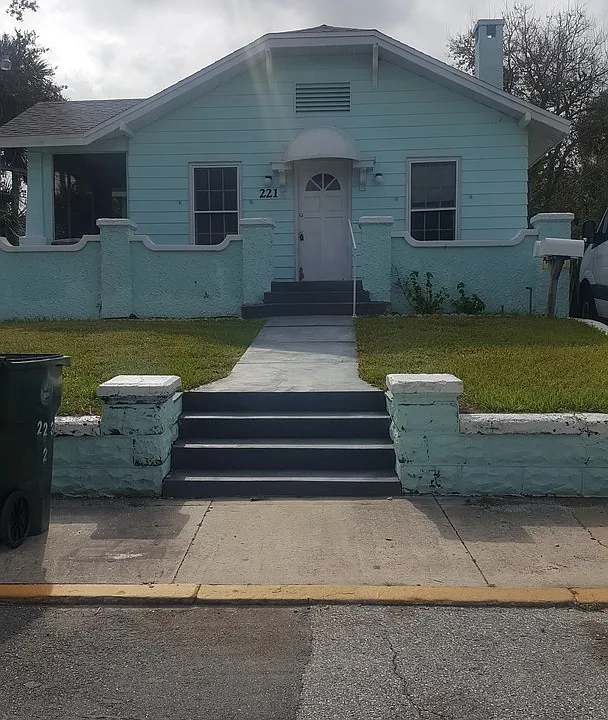 223-A1 N Hollywood Ave