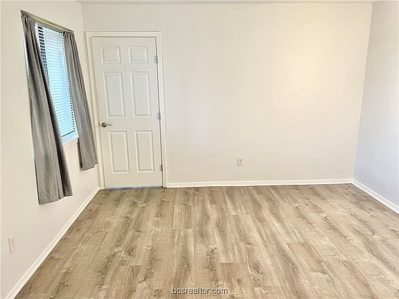 5th image of 1901 Holleman Dr W APT 411