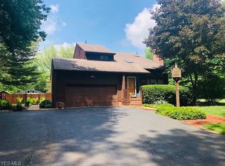 2431 Spring Lake Dr, Uniontown, OH 44685