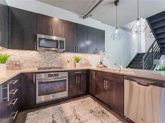 4th image of 353 Bonneville Ave #746