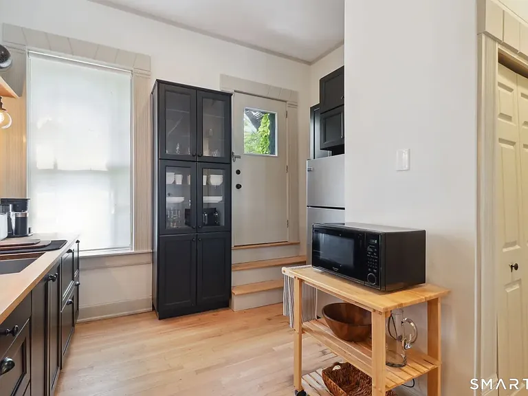 15 Capitol Ave — Photo 3