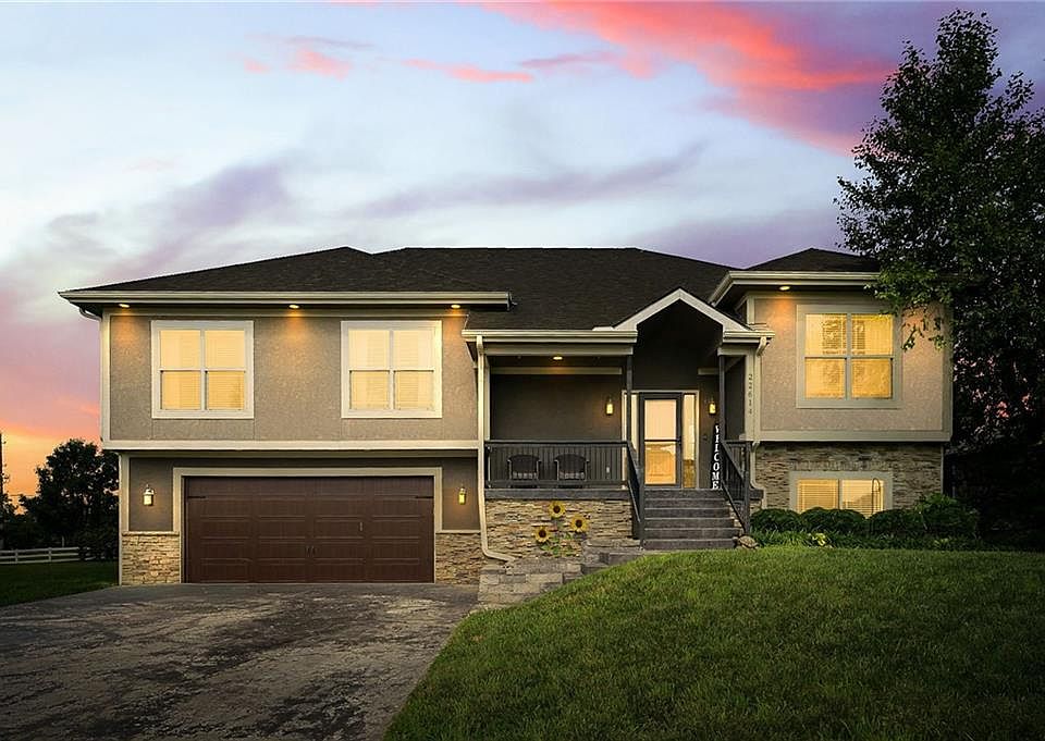 1st image of 22614 Surrey Ln