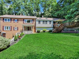 17 Dock Rd, Milton, NY 12547