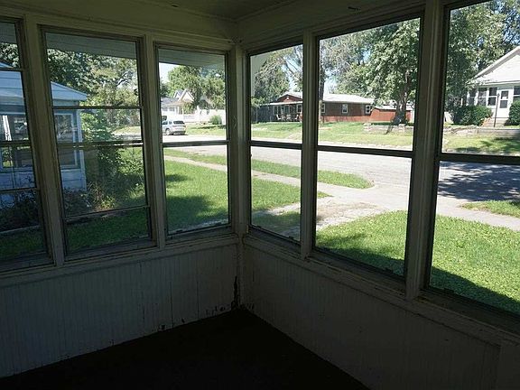 2nd image of 221 Willard Ave