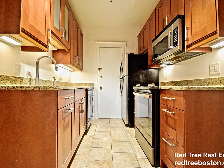 374 Chestnut Hill Ave #4F — Photo 2