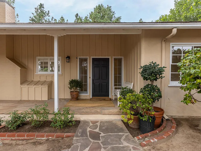 5209 Alta Canyada Rd — Photo 4