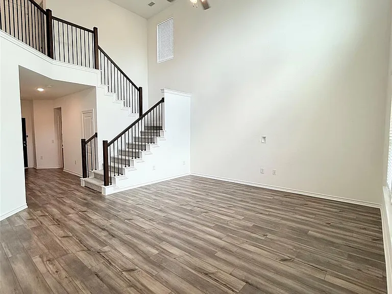 15826 Dove Hollow Dr — Photo 8