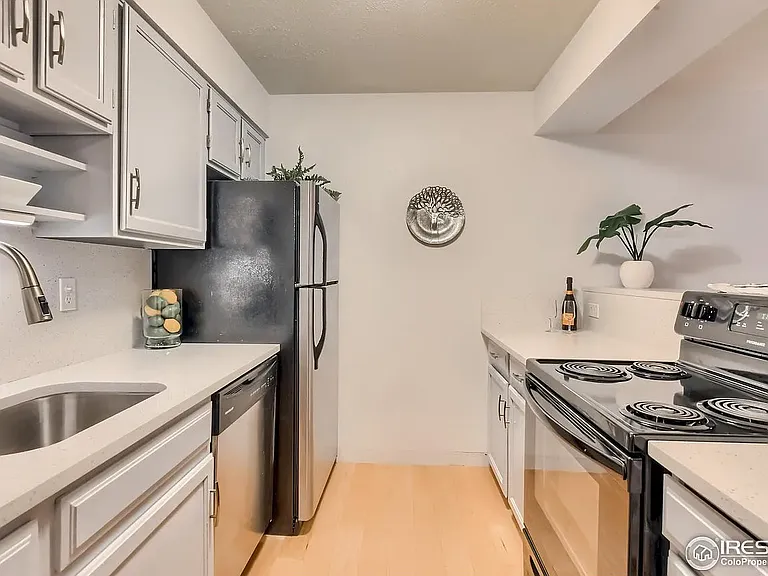 2800 Kalmia Ave #A208 — Photo 8