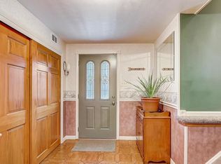 1024 Norvelt Dr, Philadelphia, PA 19115