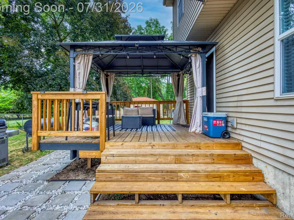 625 N Harvey St, Westland, MI 48185