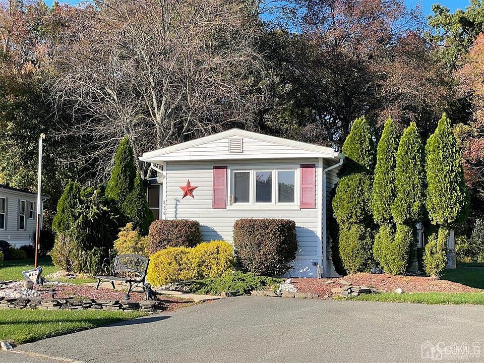 1st image of 230 Richard Ct