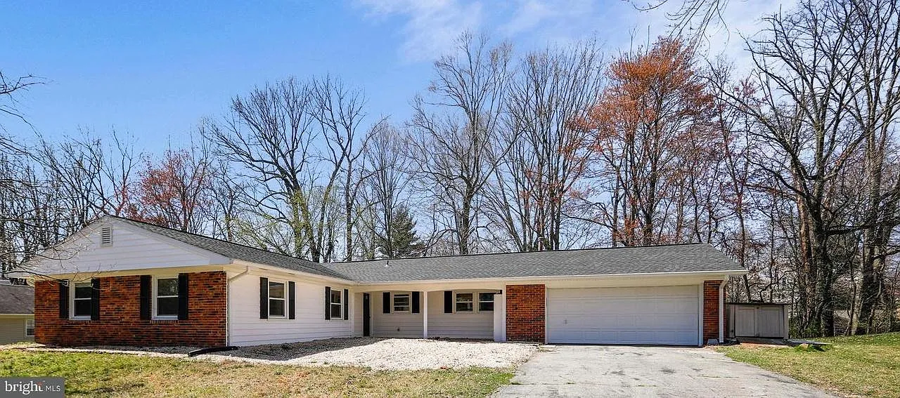 2917 Birchtree Ln — Photo 2