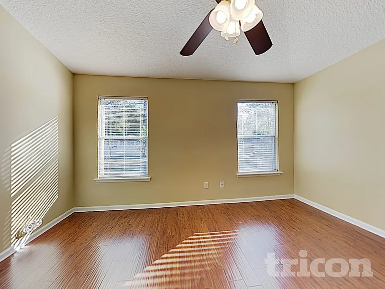 1043 Moosehead Dr — Photo 9