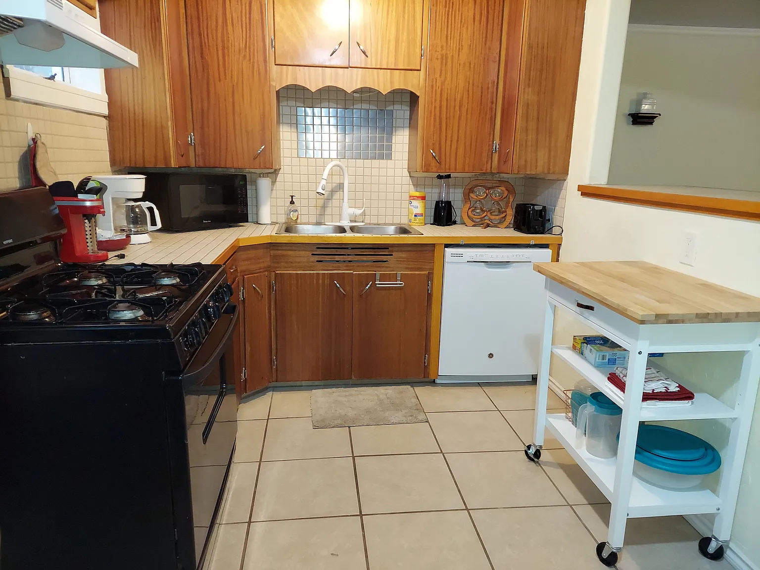 2 bed, 830 sqft, $1,525 — Photo 3