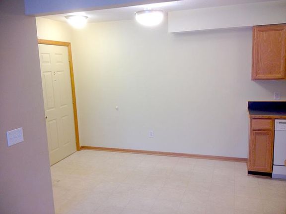 3rd image of 1211 Highland Ave