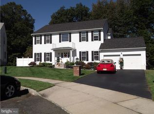 4 Elliott Ct, Hamilton, NJ 08620