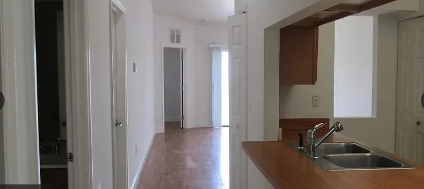 676 Royalty Ct #2