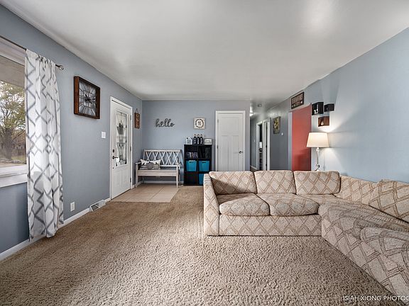 4th image of 208 Laura Ave