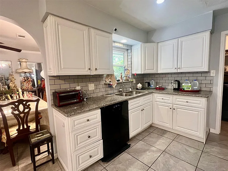 18326 Cape Bahamas Ln — Photo 11