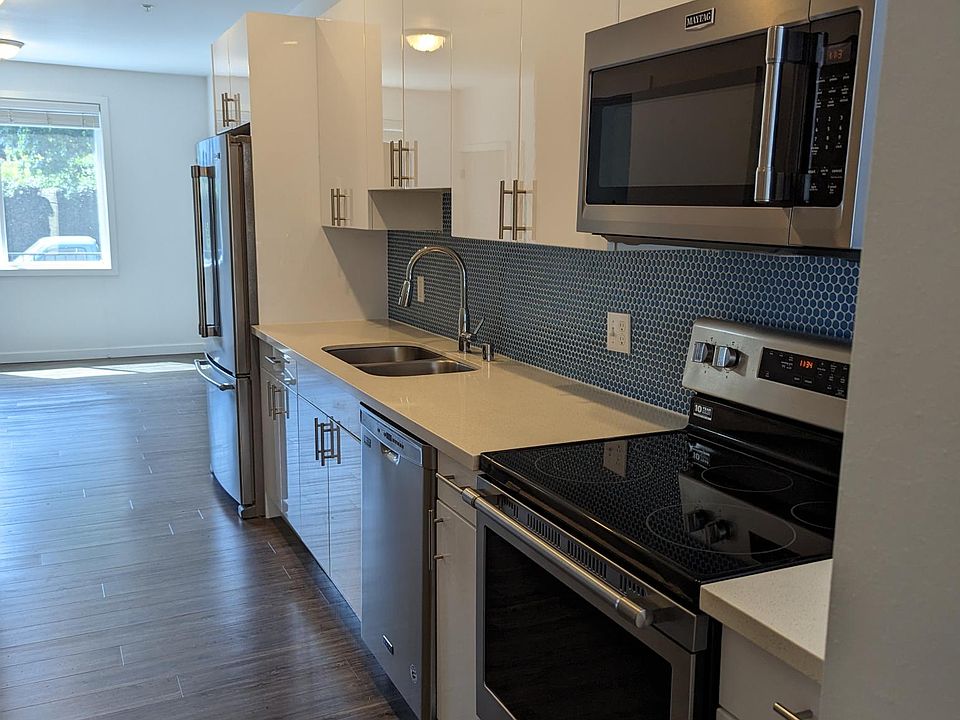 1st image of 2608 S Lane St