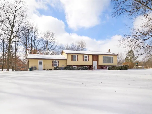 305 Woodgate Ln, Ithaca, NY 14850