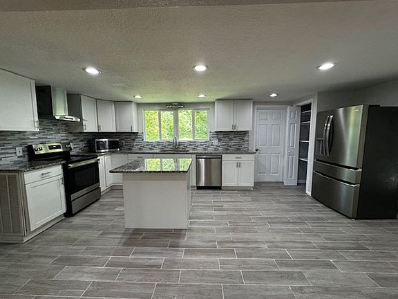 5th image of 4502 Garden Gate Ln