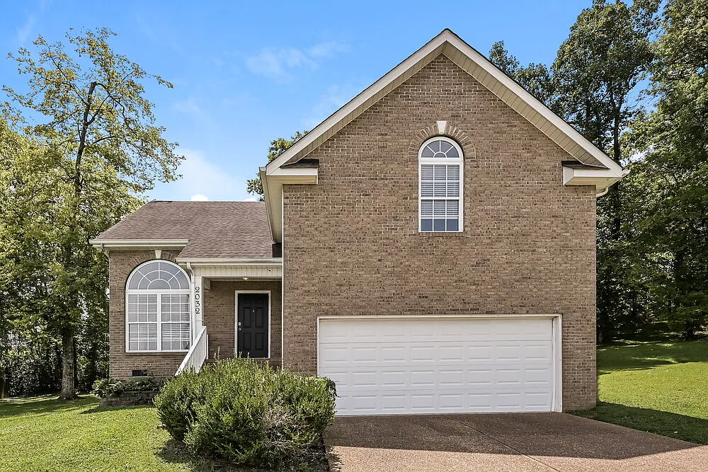 4 bed, 2.5 bath, 2191 sqft, $2,255 — Photo 1