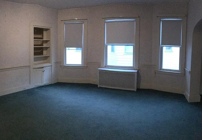194-196 Robbins St #2 — Photo 6