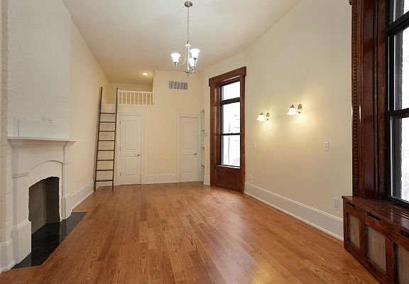 2nd image of 42 W 76th St APT 1B