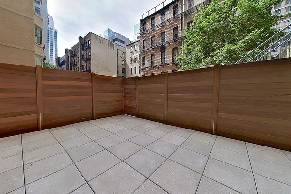 Rented by Bond New York | media 17