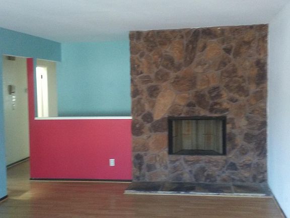 5th image of 948 Hillside Blvd
