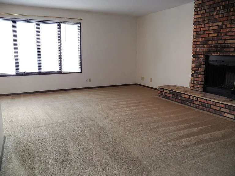 1008 Bridgit Ct SE — Photo 2