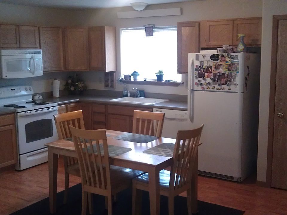 2nd image of 603 Sitting Bull St