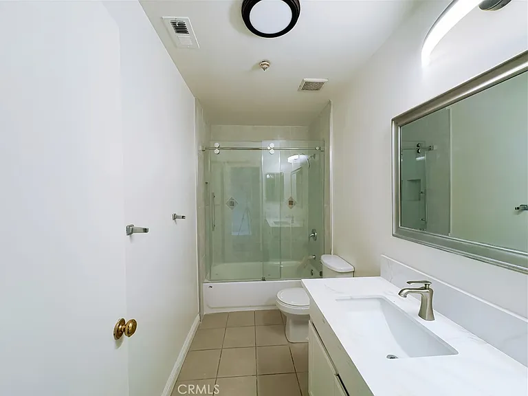 877 S Greenwood Ave — Photo 9