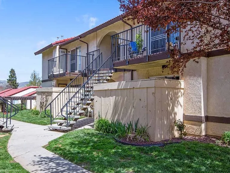 Sierra Vista — Photo 2