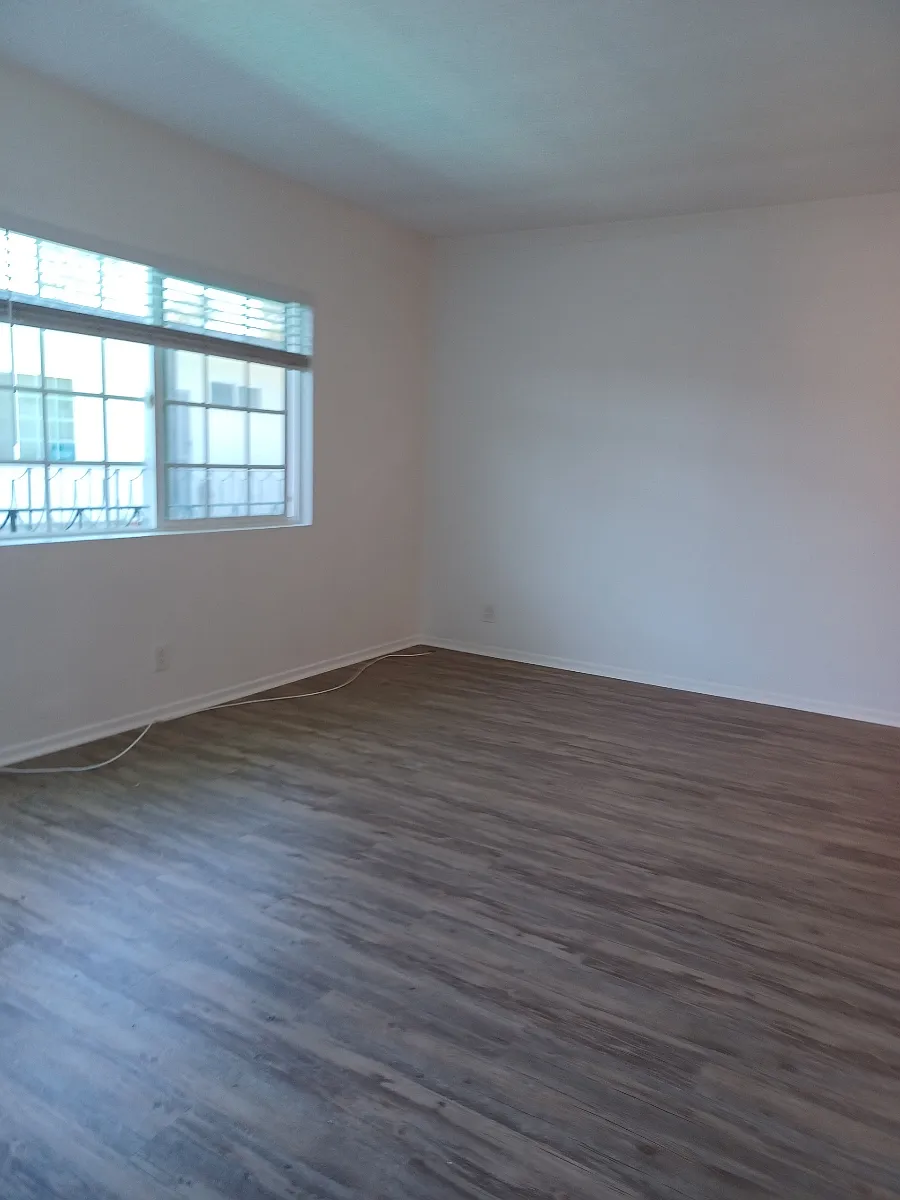 Building Photo - 12470 Culver Blvd #13