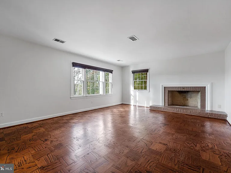 3606 Pinetree Ter — Photo 10
