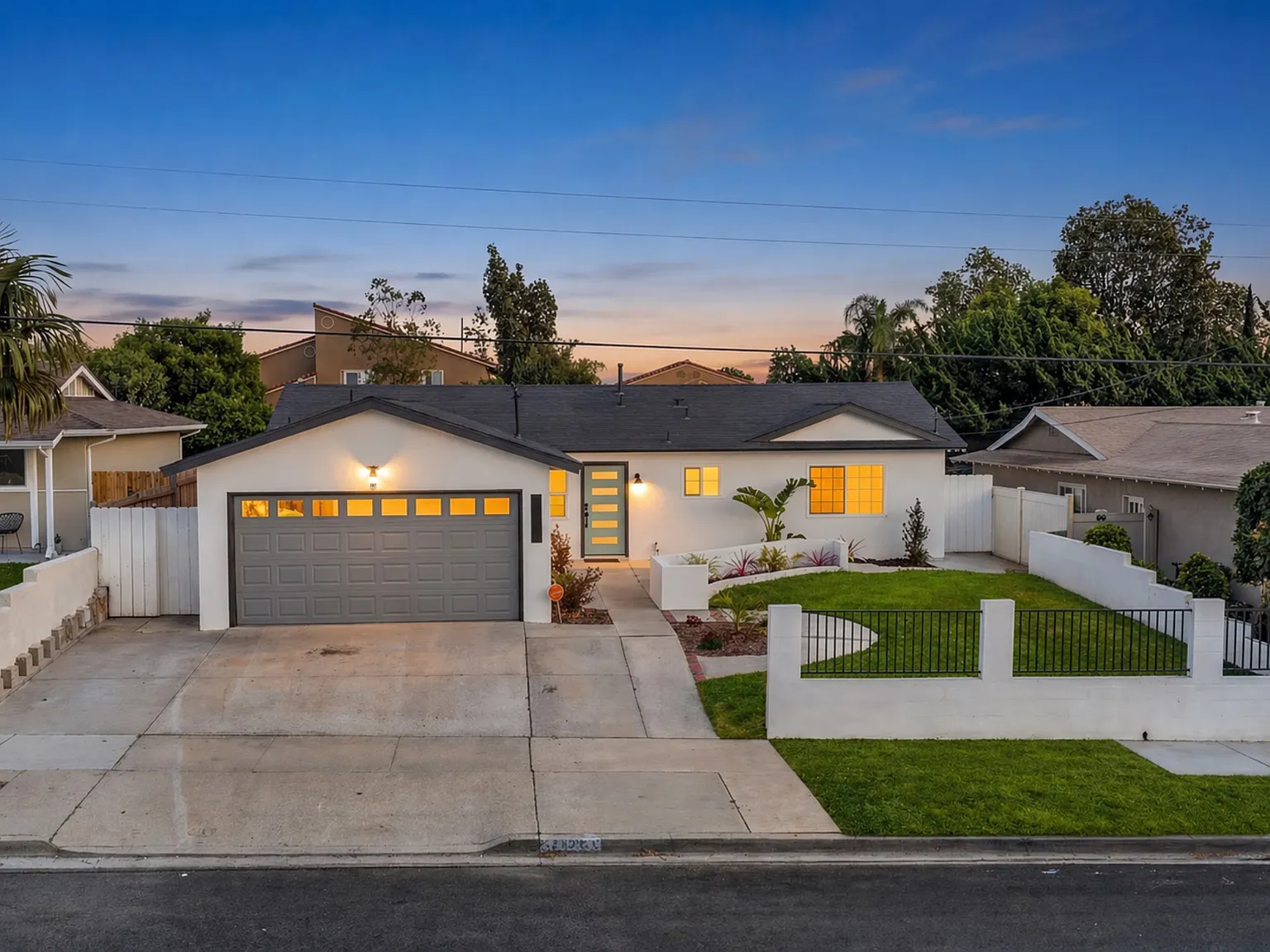 4948 Luna Dr — Photo 2