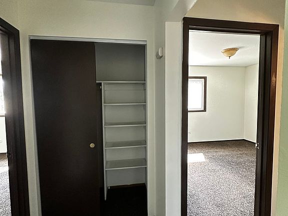 4th image of 815 Sue Ln #3