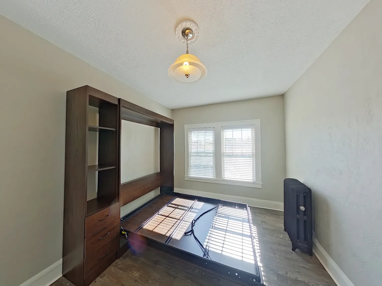 2 bed, 750 sqft, $1,350 — Photo 2