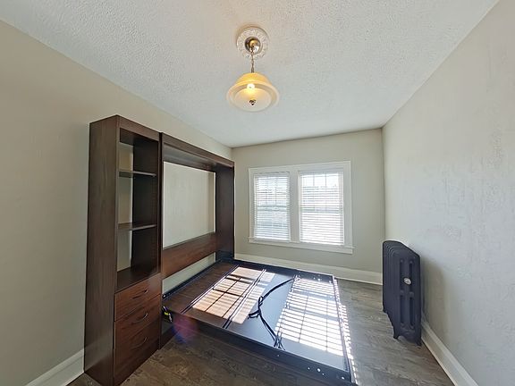 2nd image of 2-11868 W Clifton Blvd